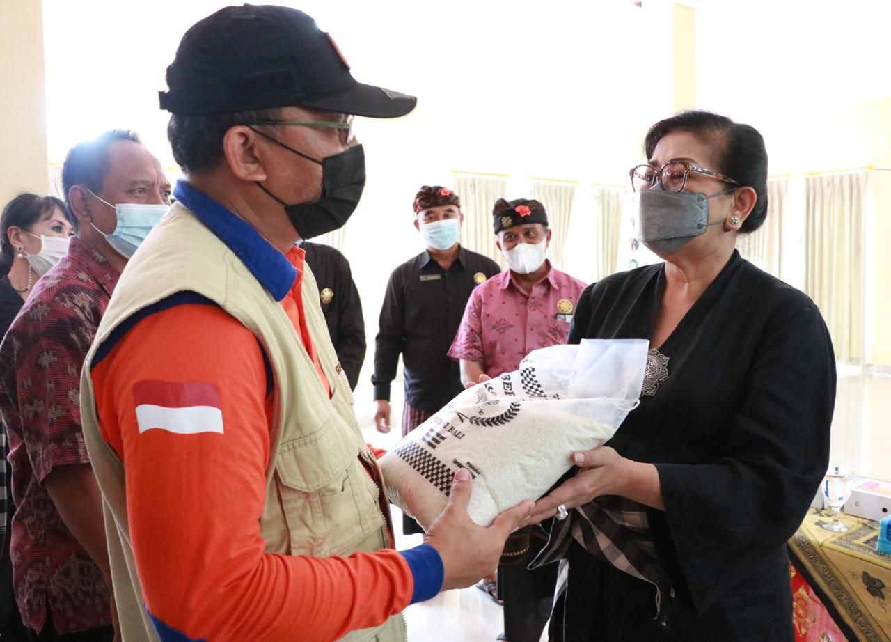 podiumnews.com-PAKIS Bali Beri Bantuan Korban Bencana di Karangasem dan Bangli